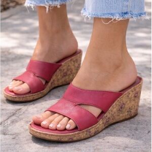 Chic Born Leather hot pink slip
On wedge sandals